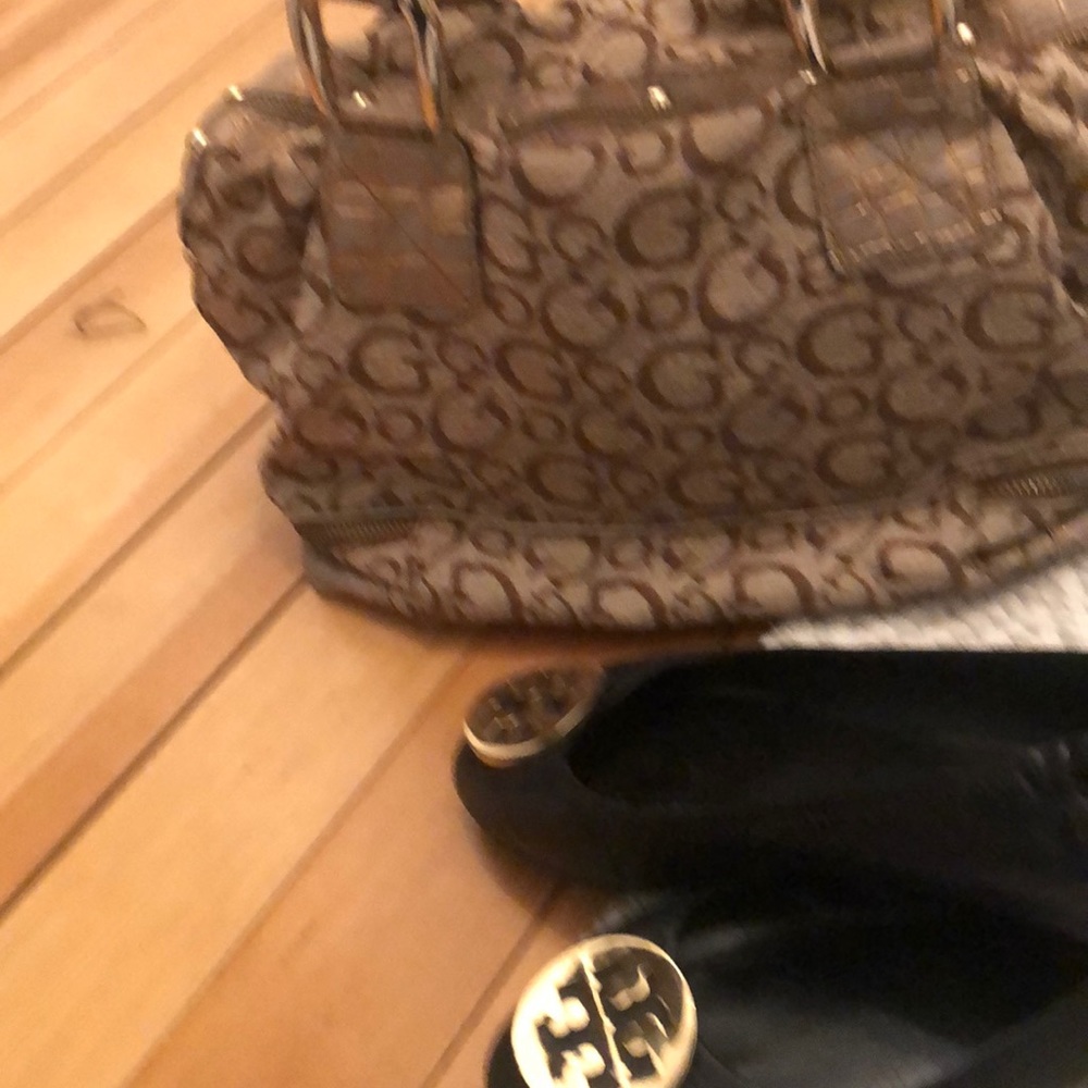 Guess Purse - Picture 2 of 5